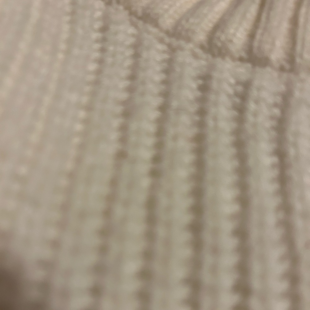 H&M White Sweater Vest - Picture 4 of 4